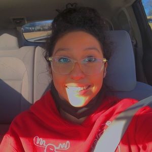 Meet your Posher, Avery